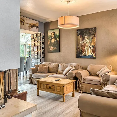 Beautiful Home In Torcy-Le-Grand With Wifi *