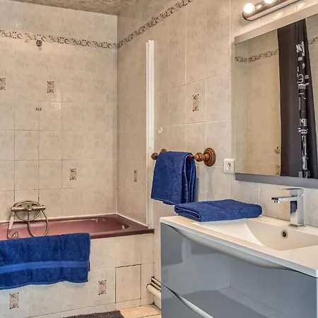 Nyaraló Beautiful Home In Torcy-Le-Grand With Wifi Torcy-le-Grand (Seine-Maritime)